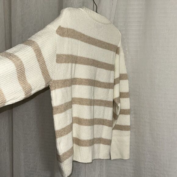 AE Whoa So Soft Crewneck Relaxed Knit Cream Tan Stripe Sweater - Picture 12 of 16